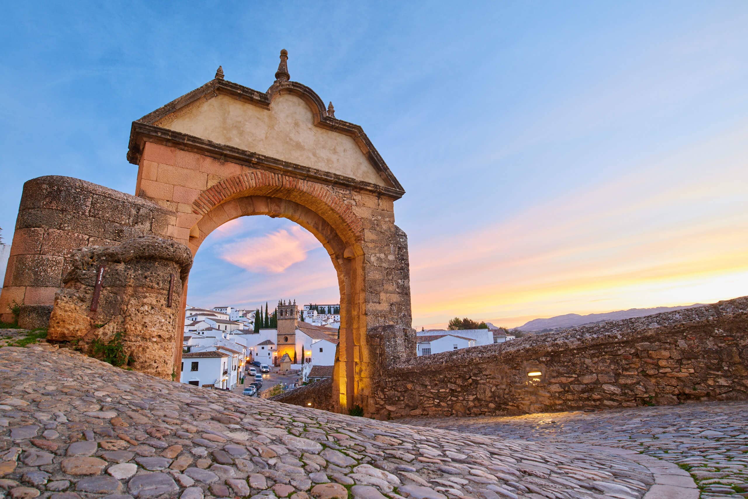 Felipe V arch and Padre Jesús neighbourhood