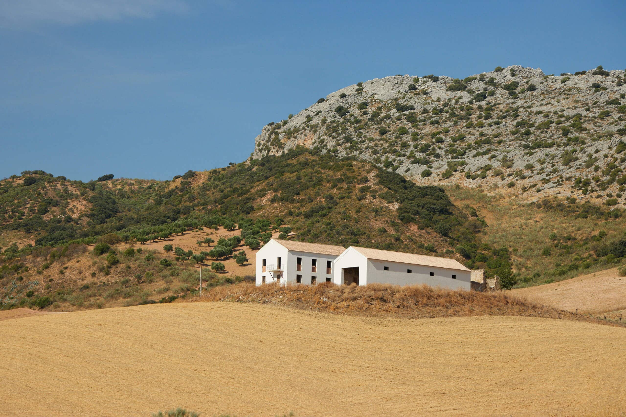 House on the path to Montejauque